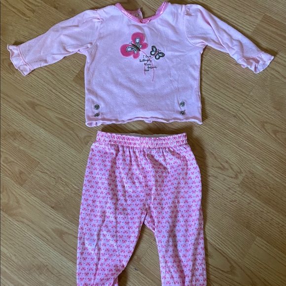2 piece pajamas with feet